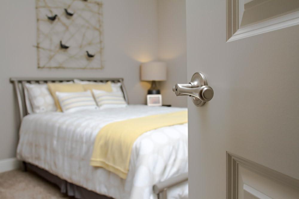 Design House Ironwood Privacy Universal Interior Bed and Bath Door Lever, Satin Nickel