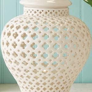 SLGHLSAHG Traditional Pierced Ginger Jar with Lid, Carved Lattice Decorative Temple Jar Ceramic Ginger Jars for Home Decor , white A28769