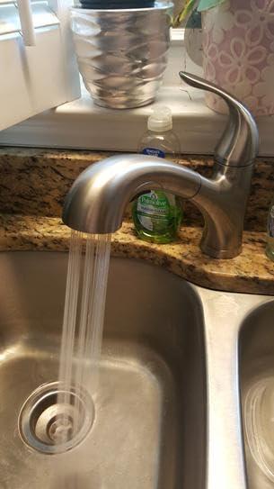 Market Single-Handle Pull-Out Sprayer Kitchen Faucet in Stainless Steel