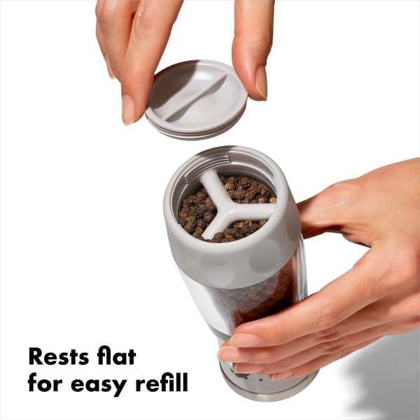 OXO ® Good Grips Contoured Mess-Free Pepper Grinder