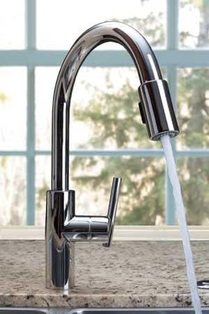 Polished Brass Single Handle Pull-Down Kitchen Faucet