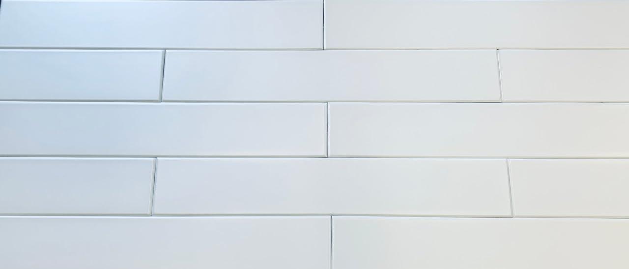 WP08 - Foam Wood Ceiling Planks 39 in x 6 in Plain White (19.5 Sq.ft / Pack) - 12 Pieces