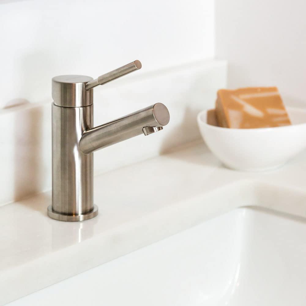 Neo Single Hole Bathroom Faucet with Drain Assembly