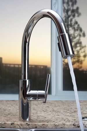 East Linear Pull Down Single Handle Kitchen Faucet