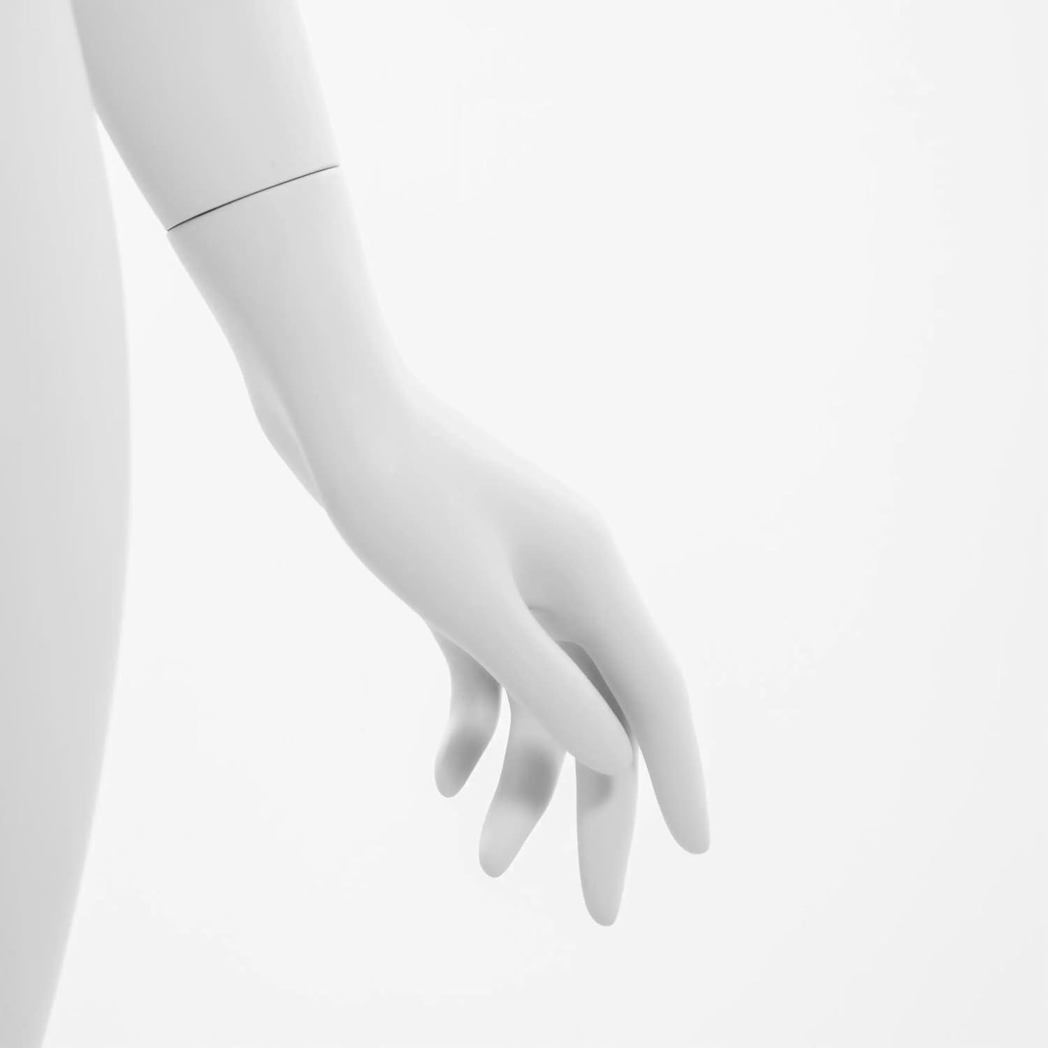 Amber Plus-Size Headless Mannequin with Matte White Finish