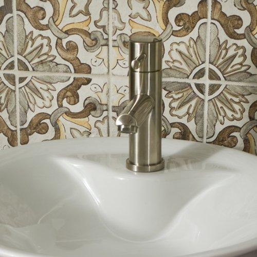 American Standard 2064101.002 Serin Single-Hole Single-handle Bathroom Faucet with Drain Assembly