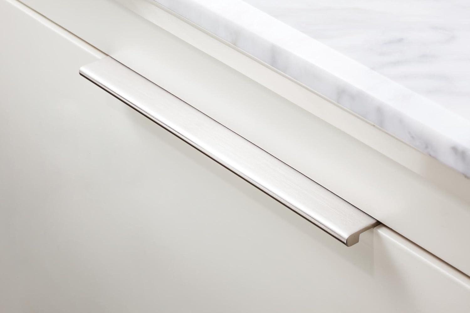 Edgefield 2 3/8" Center to Center Finger Pull