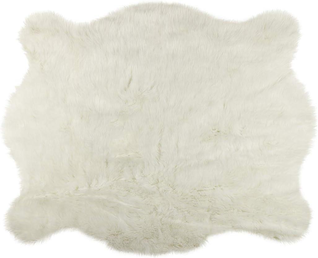 Luxe Classic Faux Hide Rug | Polar bear | 5.25'x7.5'