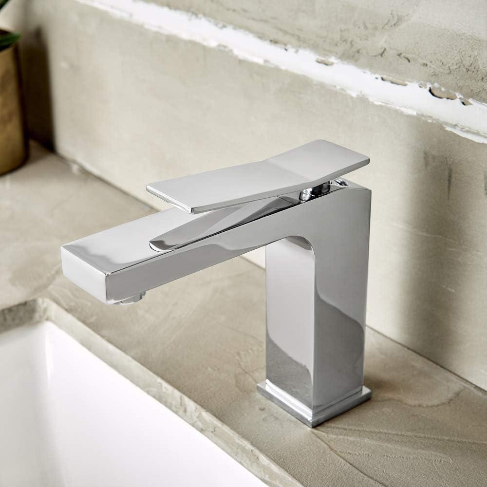 Avian Single Hole Bathroom Faucet with Drain Assembly