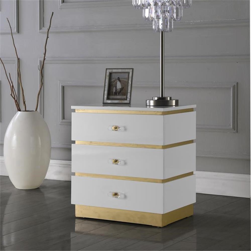 Meridian Furniture Esme Accent Table in White Lacquer/Gold