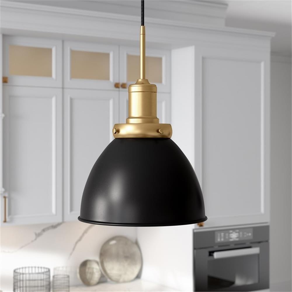 Evelyn&Zoe 12" Black/Brass Metal Pendant