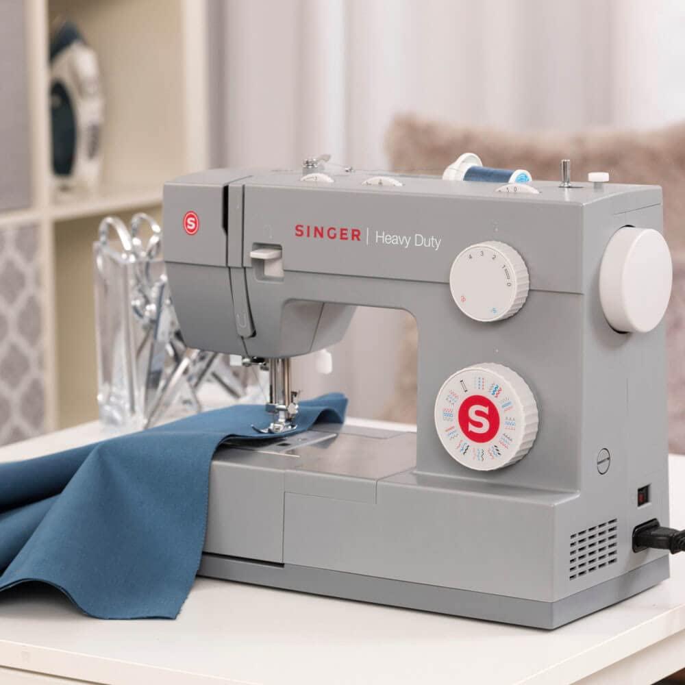 Singer Singer Mechanical Sewing Machine