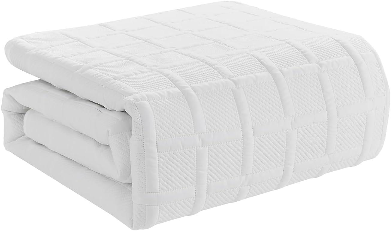 VCNY Square 3-Piece Solid Pinsonic Textured Quilt Set