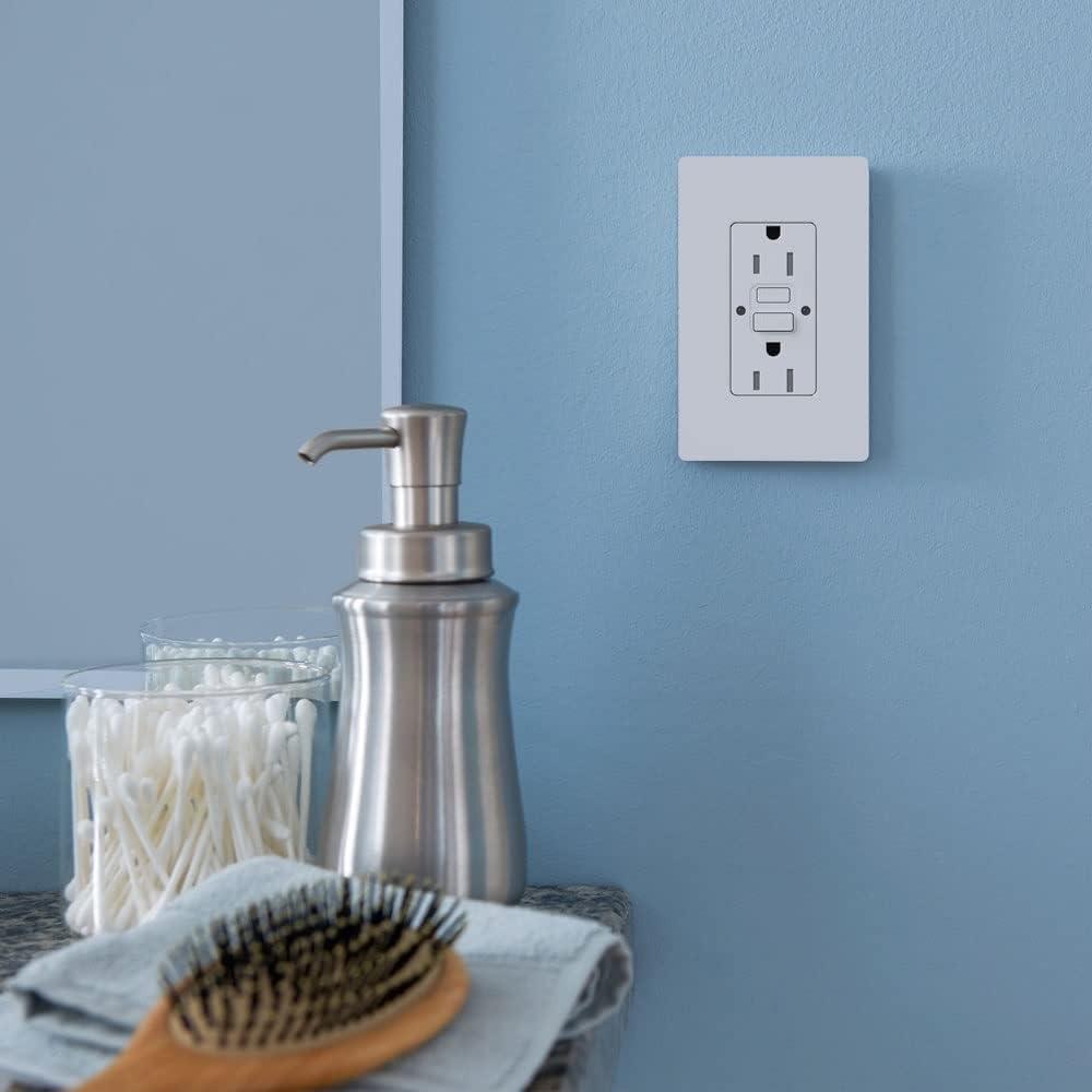 White Tamper Resistant GFCI Receptacle with Indicator Light and Wall Plate