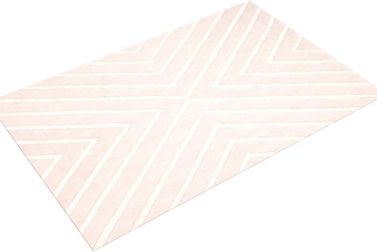 Safavieh Kids Pattern SFK920 Hand Tufted Indoor Accent Rug - Pink/Ivory - 4'x6' - Safavieh