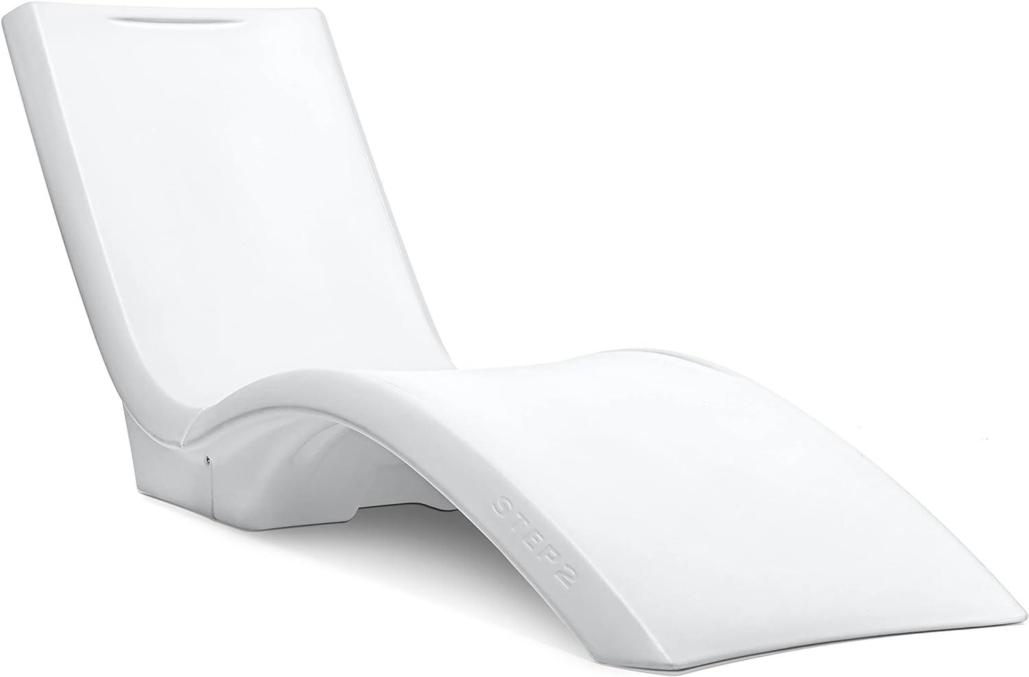 Step2 Vero Outdoor Chaise Pool Lounger: Weighted