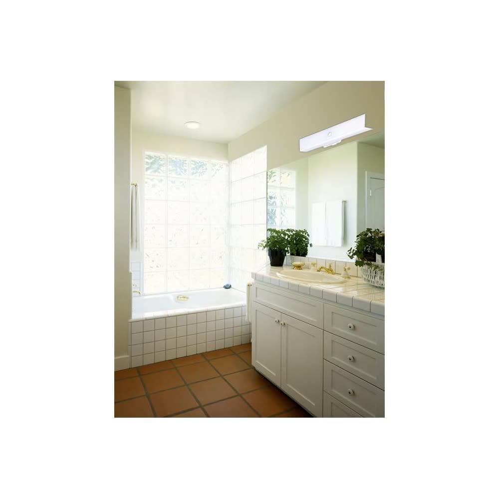 Westinghouse White 2 lights Incandescent Bathroom Channel Fixture Wall Mount