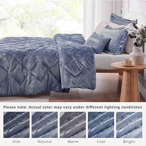 Felicia Crushed Velvet Quilted Duvet Set with Throw Pillow