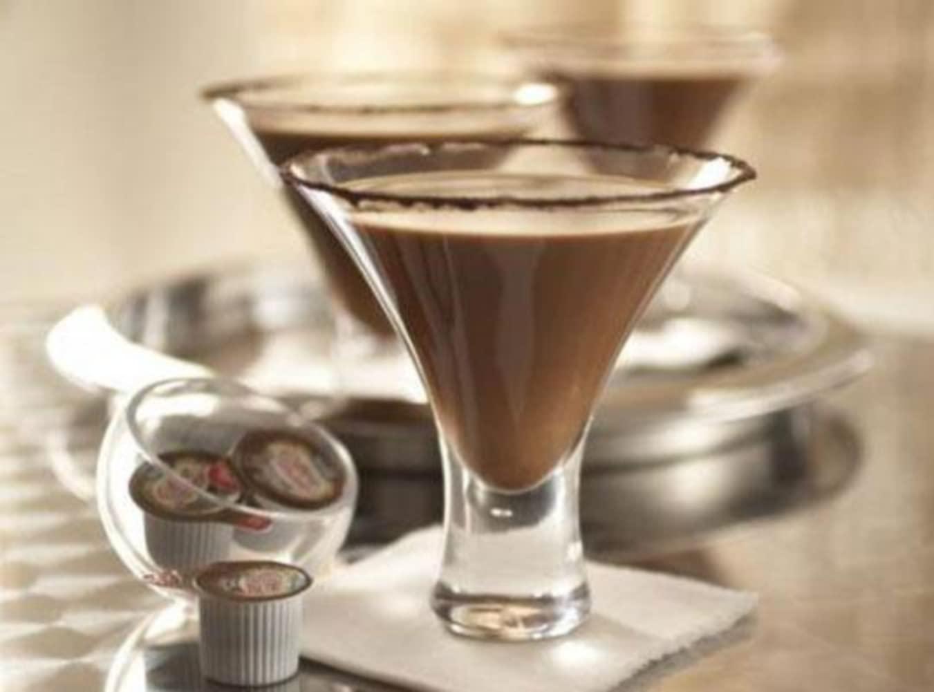 Coffee mate Liquid Coffee Creamer, Cafe Mocha, 0.38 oz Mini Cups, 50/Box