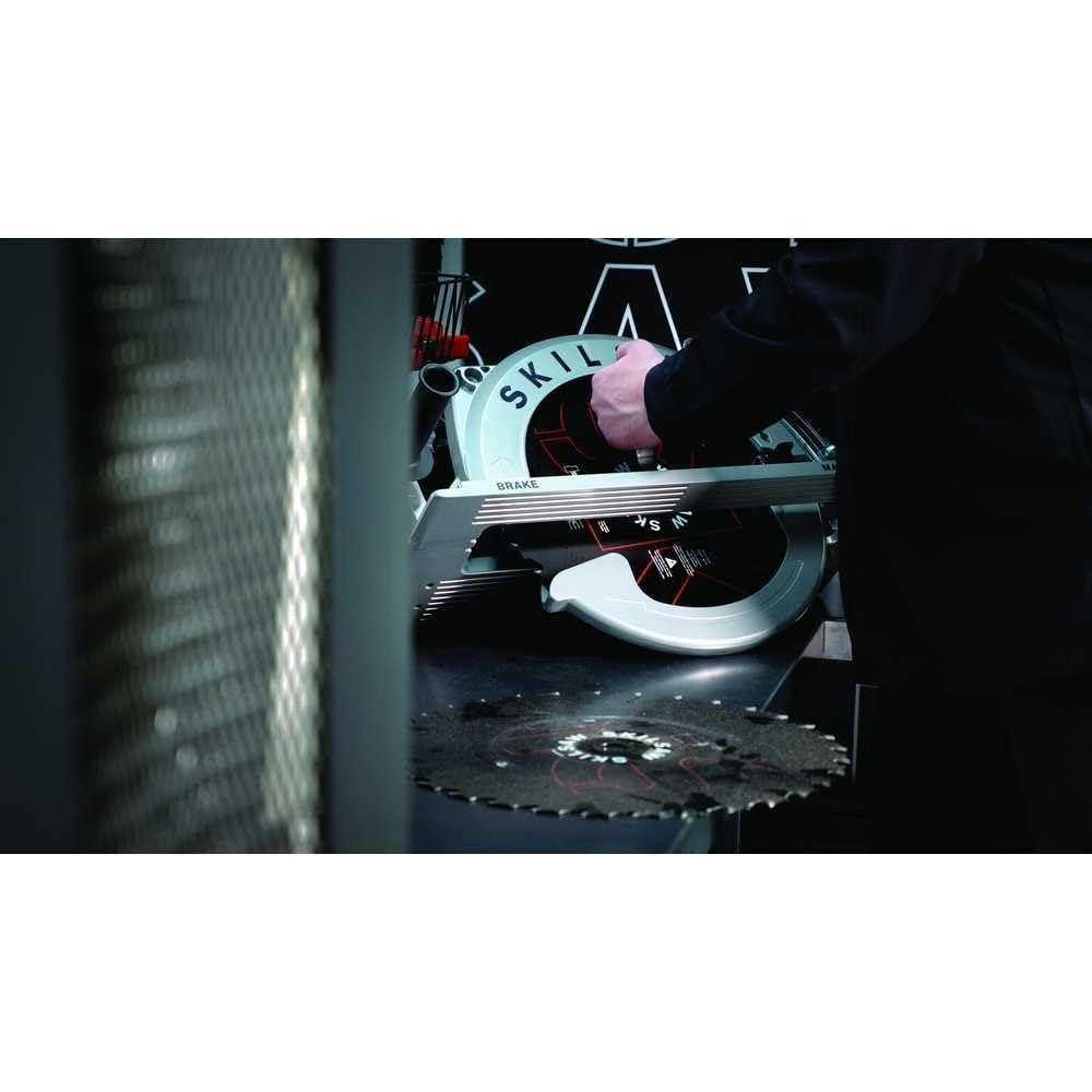 SKILSAW SPT70V-11 16-5/16 in. Magnesium SUPER SAWSQUATCH Worm Drive Saw