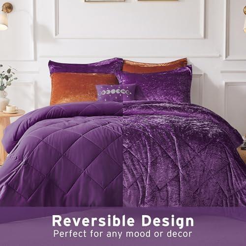 Intelligent Design Felicia Crushed Velvet Comforter Set with Throw Pillow