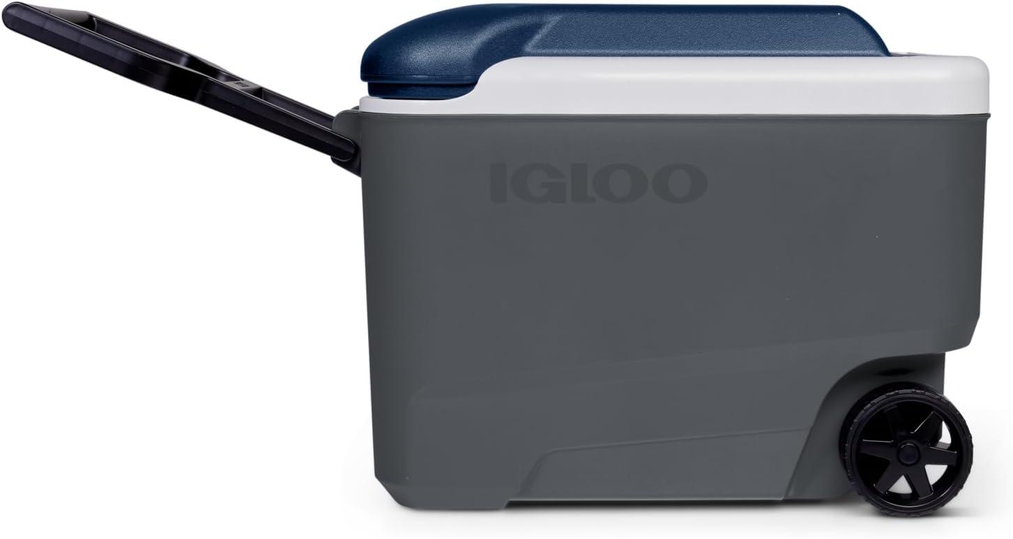 Igloo MaxCold 40qt Rolling Cooler - Carbonite