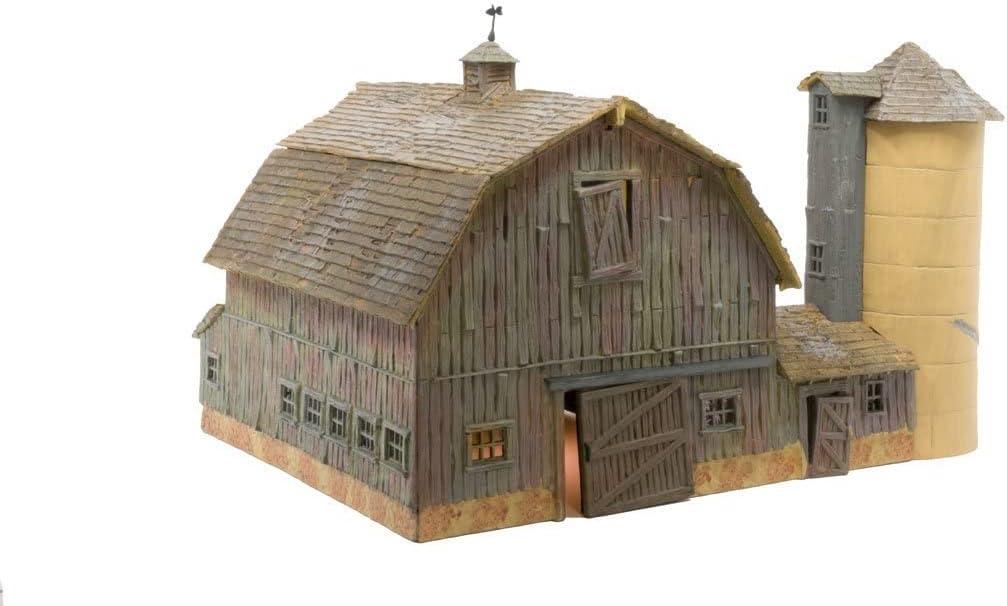 HO Scale Weathered Brown Wooden Barn with Concrete Silo