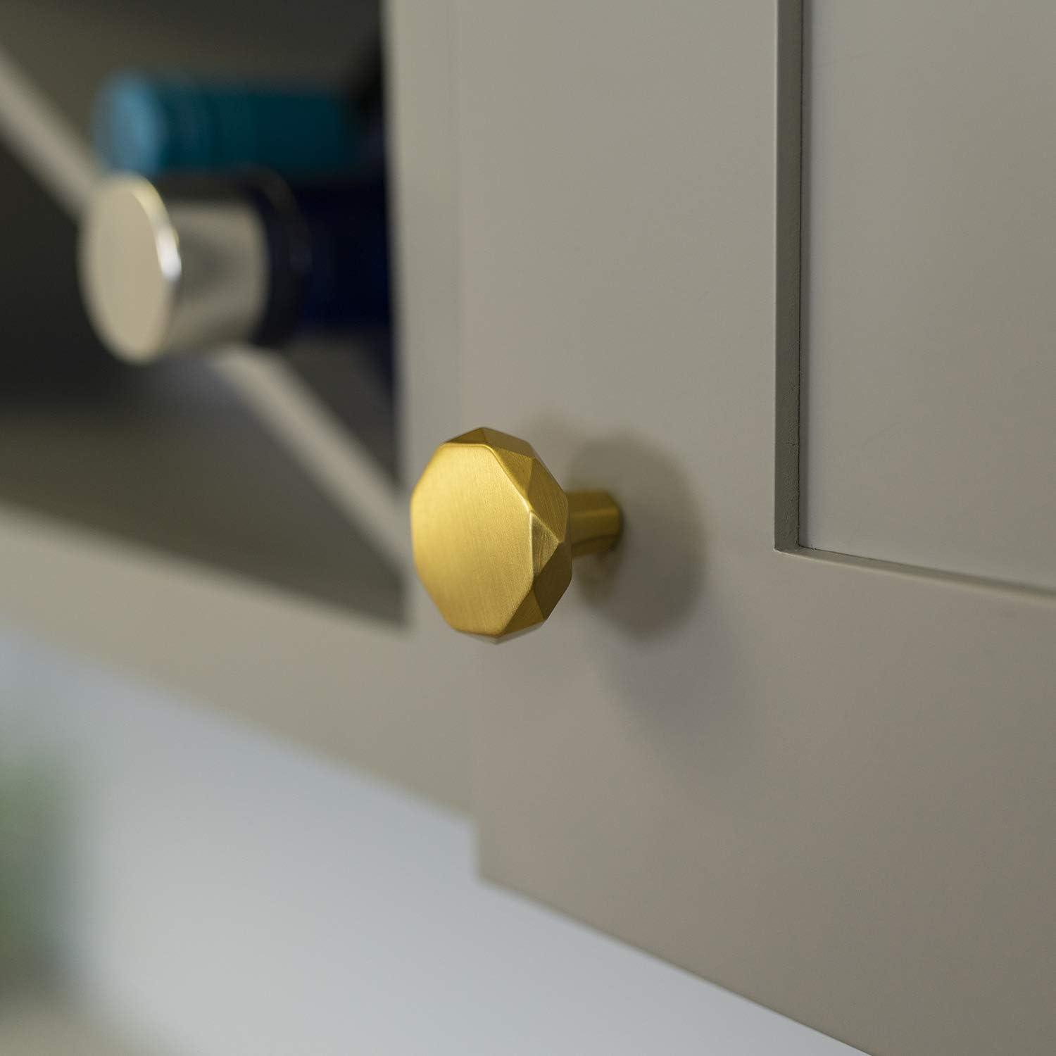 Karat 1.25" Diameter Round Knob