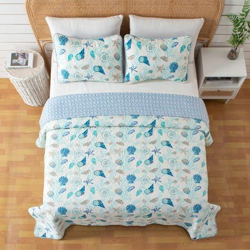 Great Bay Home Coastal Beach Reversible Quilt Set With Shams