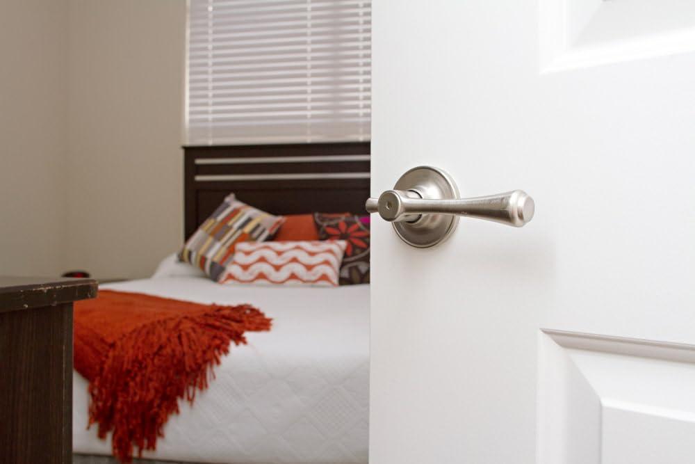 Design House Ironwood Privacy Universal Interior Bed and Bath Door Lever, Satin Nickel
