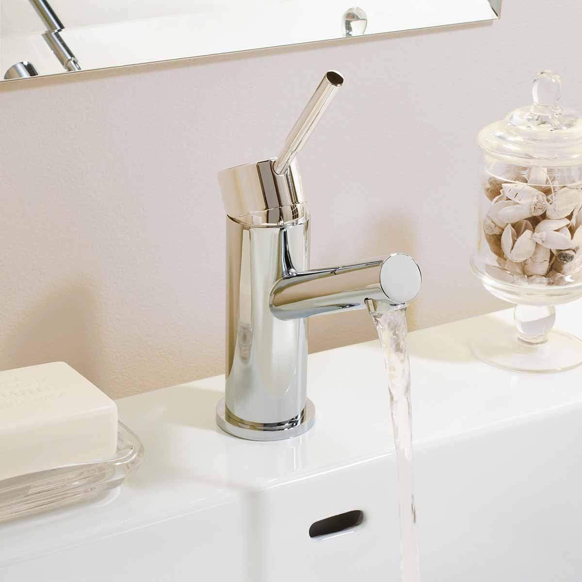 Neo Single Hole Bathroom Faucet with Drain Assembly