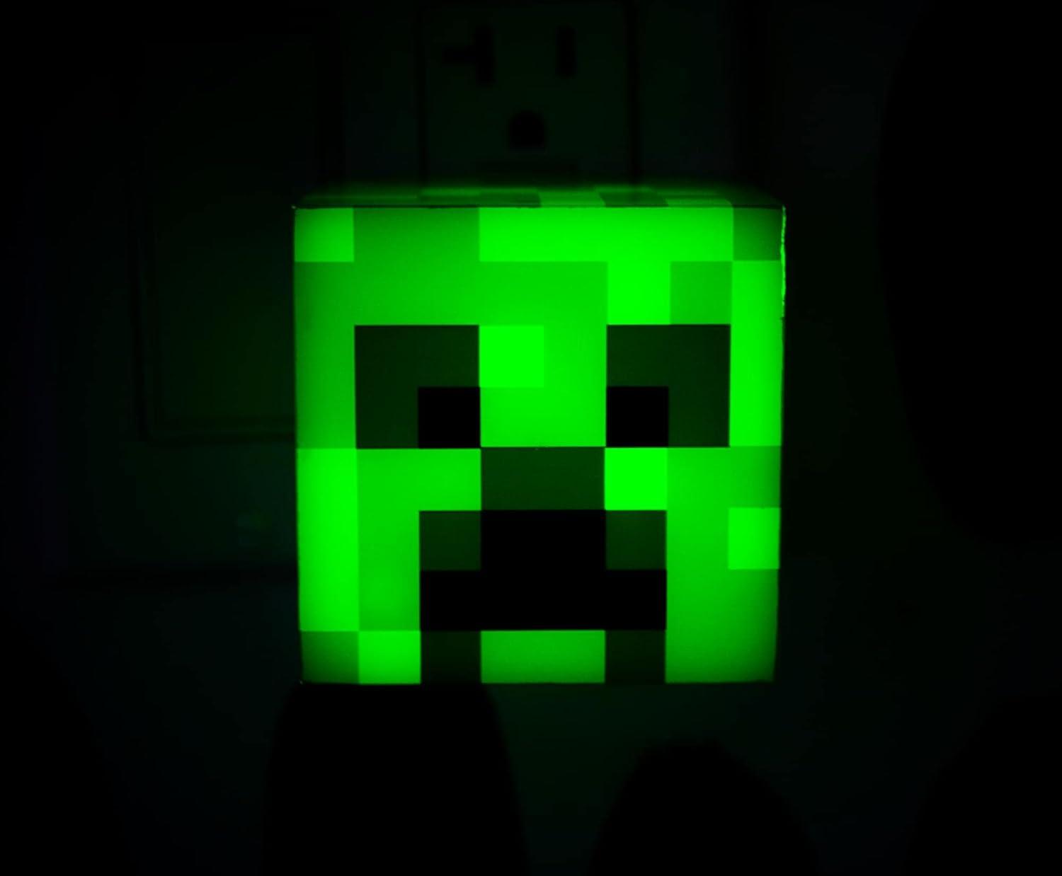 Ukonic Minecraft Green Creeper Plug-In Nightlight with Auto Dusk to Dawn Sensor