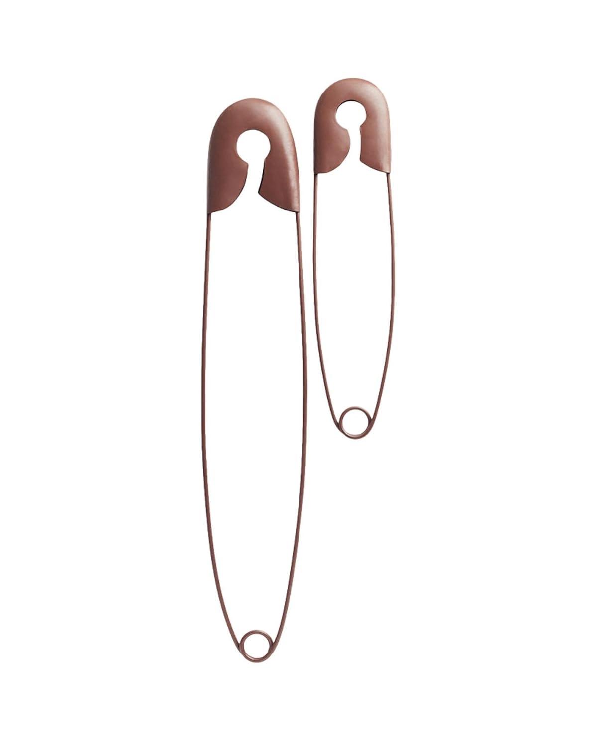 The Lakeside Collection Laundry Room Decor with Rustic Safety Pins Tip Jar and Humorous Sign - Safety Pin Wall Decor Set