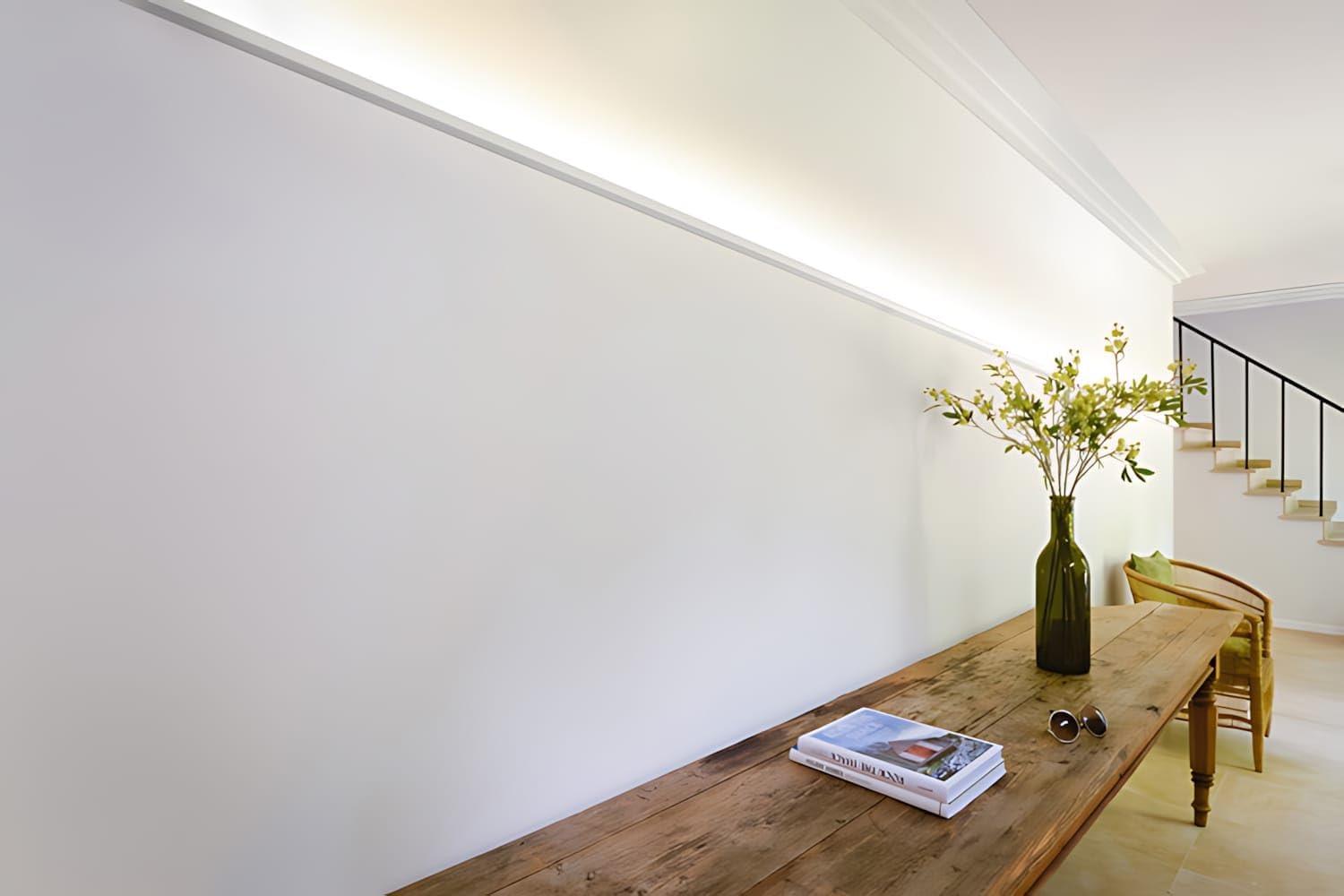 Orac Decor 2 in x 7-1/4 in x 78-3/4 in Primed White Plain Polyurethane Crown Moulding