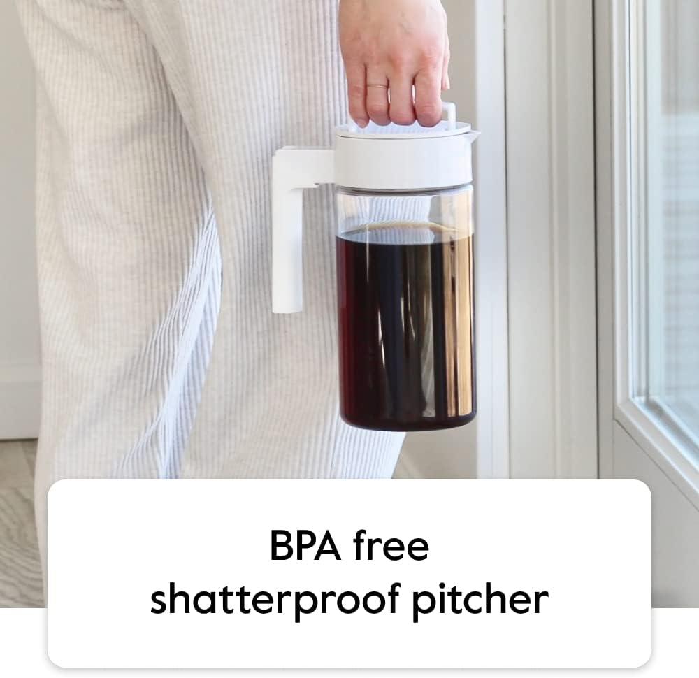 Takeya Patented Deluxe Cold Brew Coffee Maker with White Lid Airtight Pitcher, 1 Quart, White