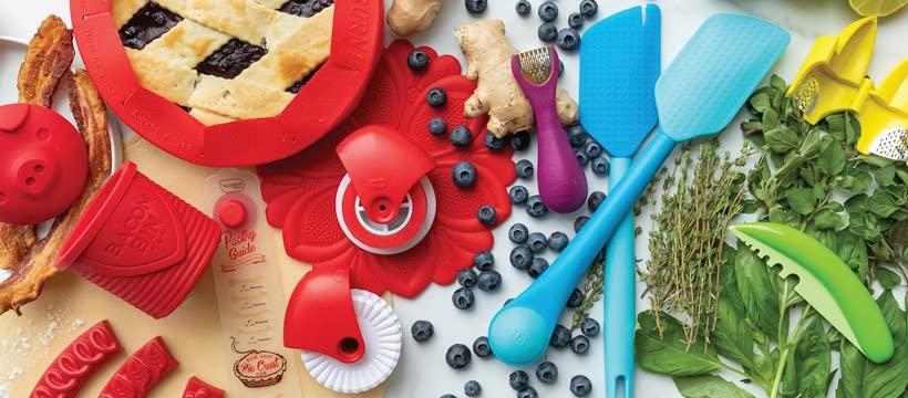 Talisman Designs Pastry Wheels Pie Crust Decorator & Cutter Set, Red