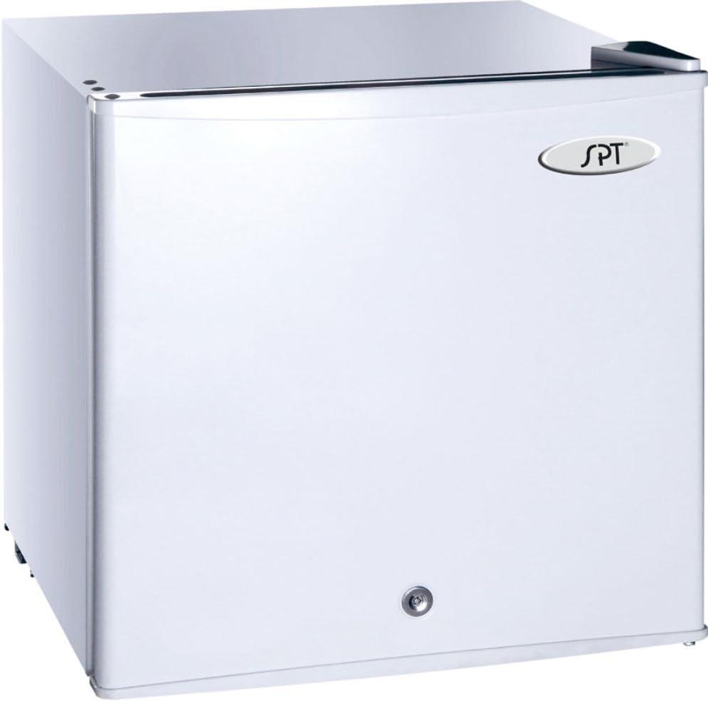 Sunpentown 1.1 Cu. ft. Upright Freezer, White