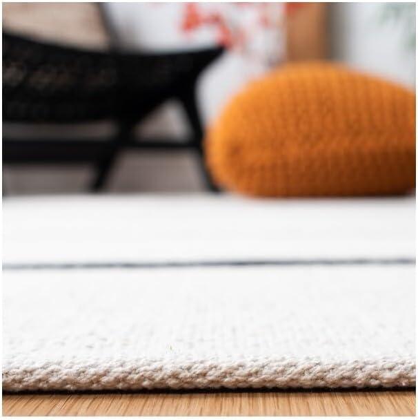 Montauk MTK311 Hand Woven Indoor Accent Rug - Ivory/Black - 2'3"x4' - Safavieh