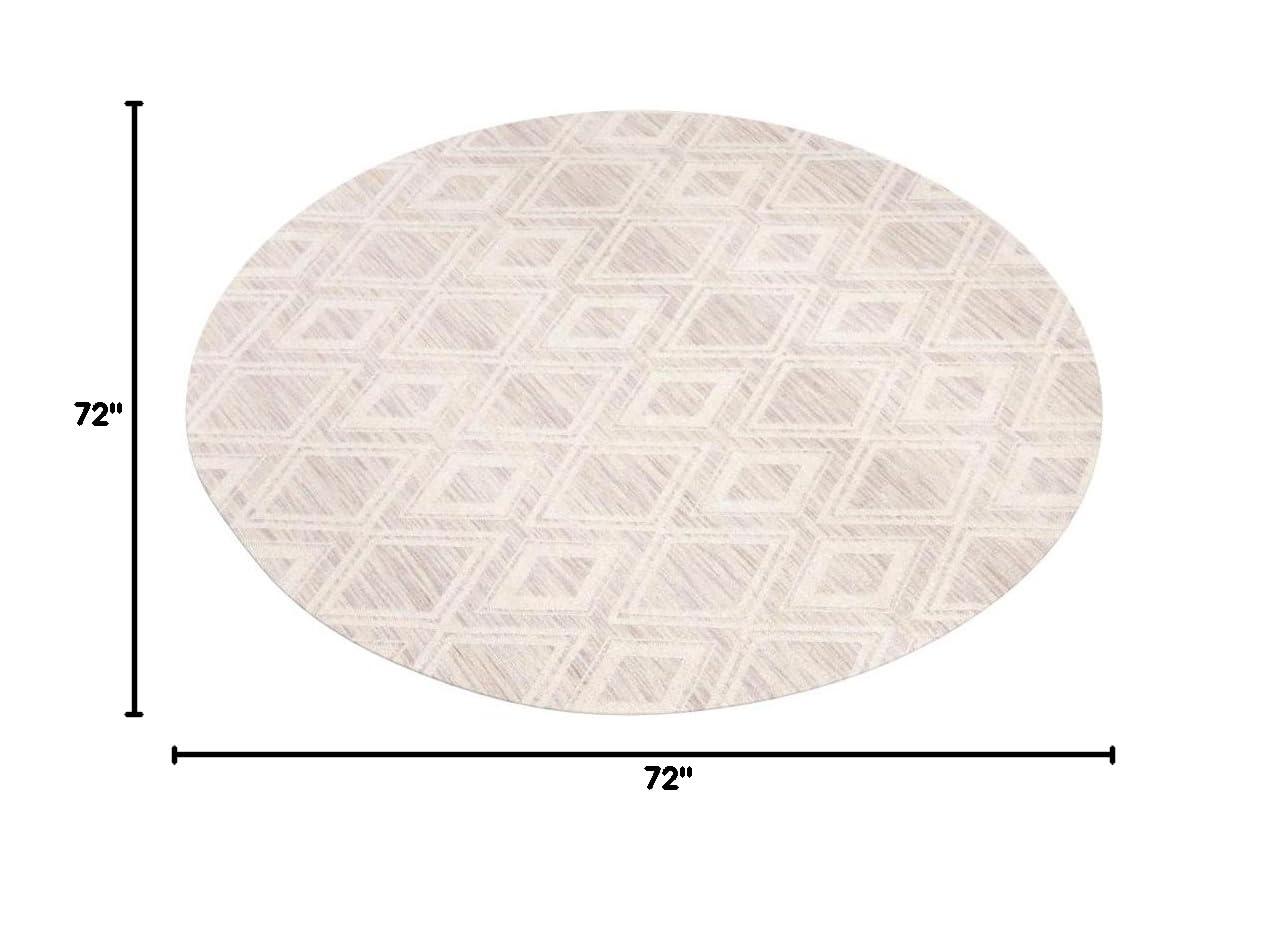 Marbella MRB312 Hand Loomed Indoor Area Rug - Silver/Ivory - 6' Round - Safavieh