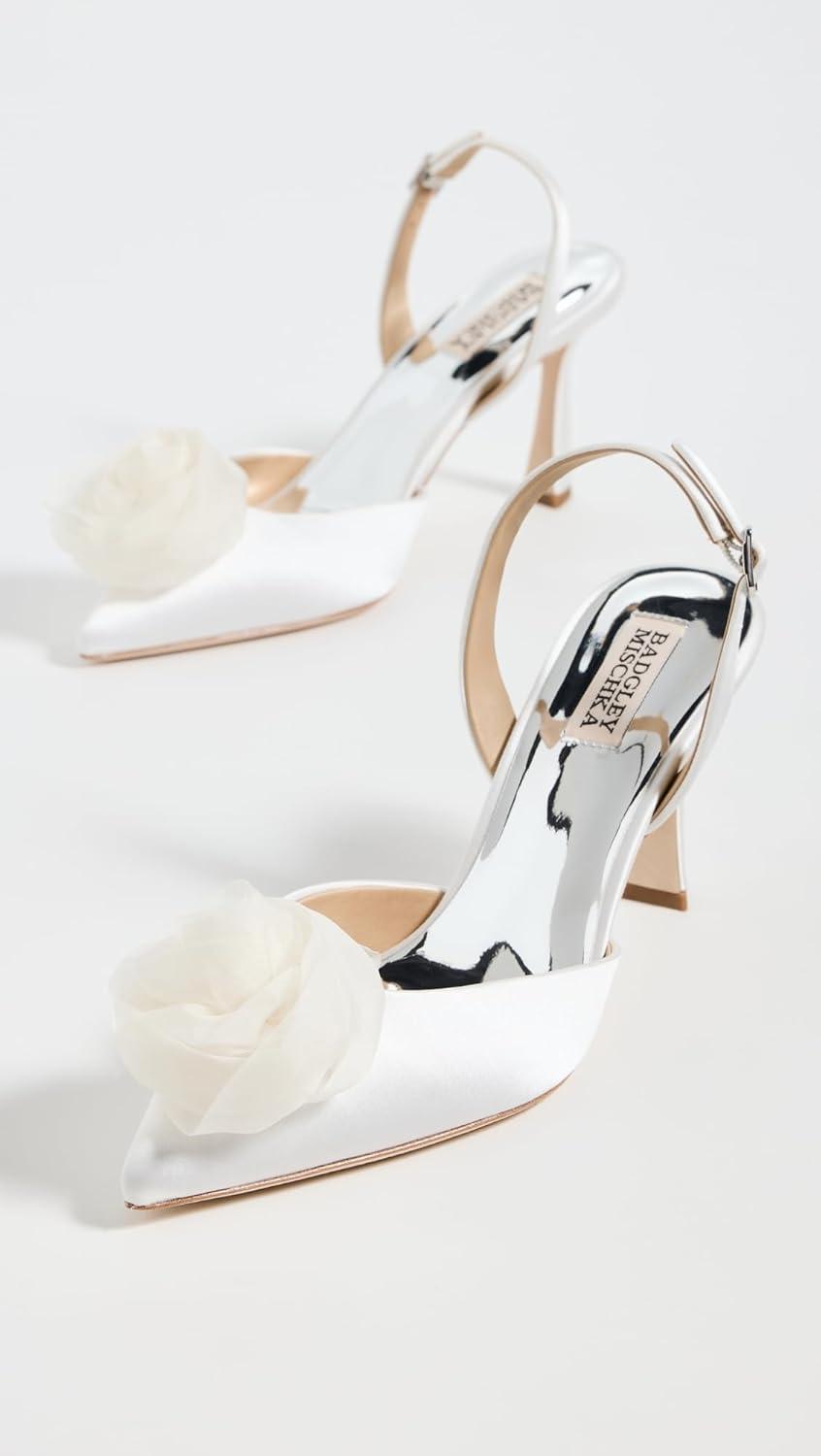 Badgley Mischka Women's CARLISE Pump, Soft White, 6.5
