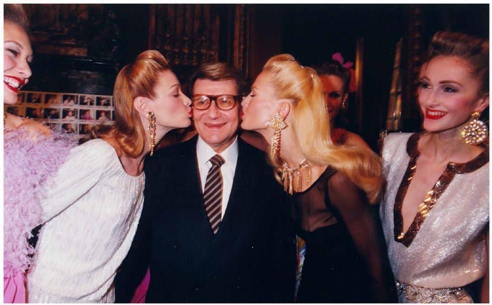 Yves Saint Laurent: Gold - by  Elsa Janssen & Yvane Jacob (Hardcover)