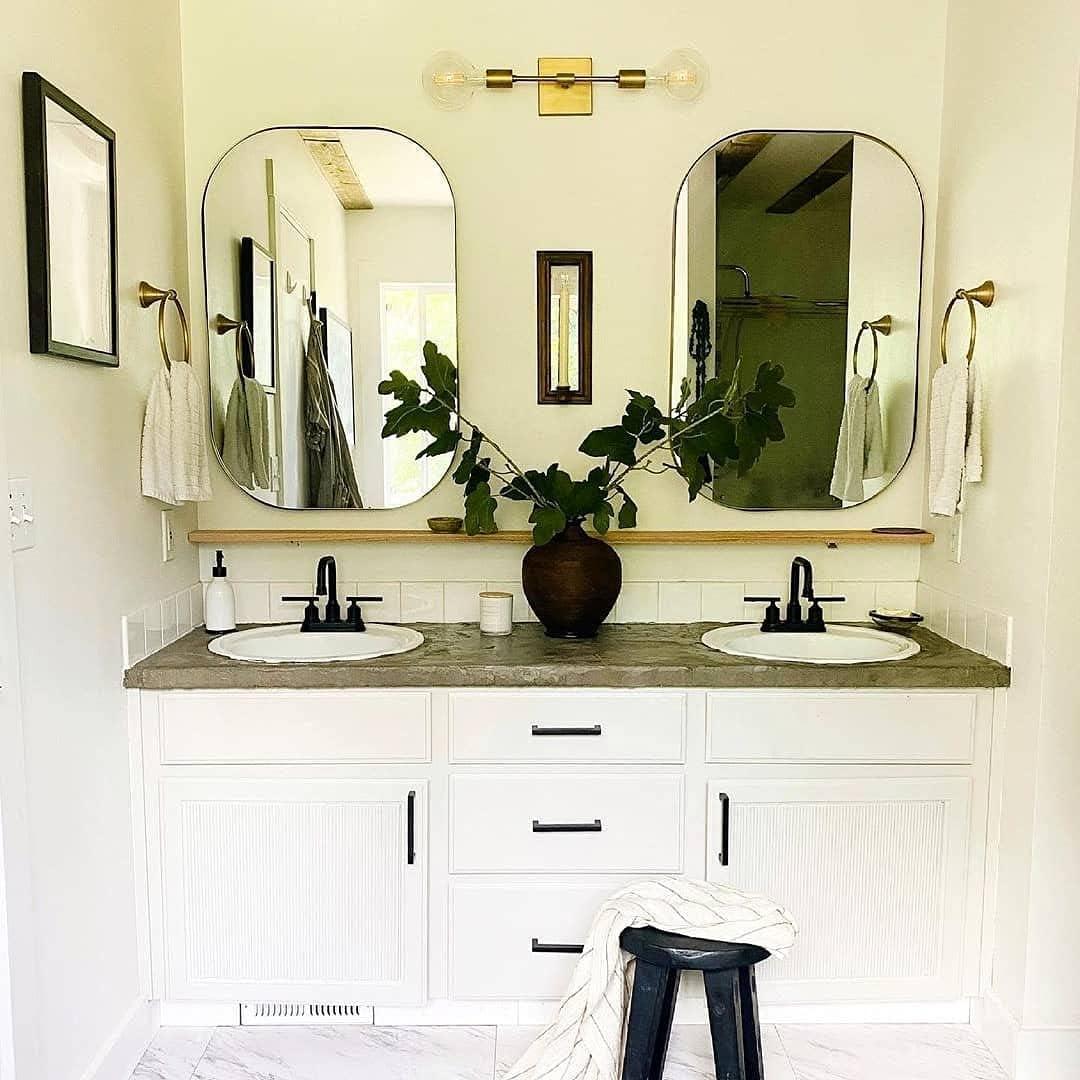 Centerset 2-handle Bathroom Faucet with Drain Assembly
