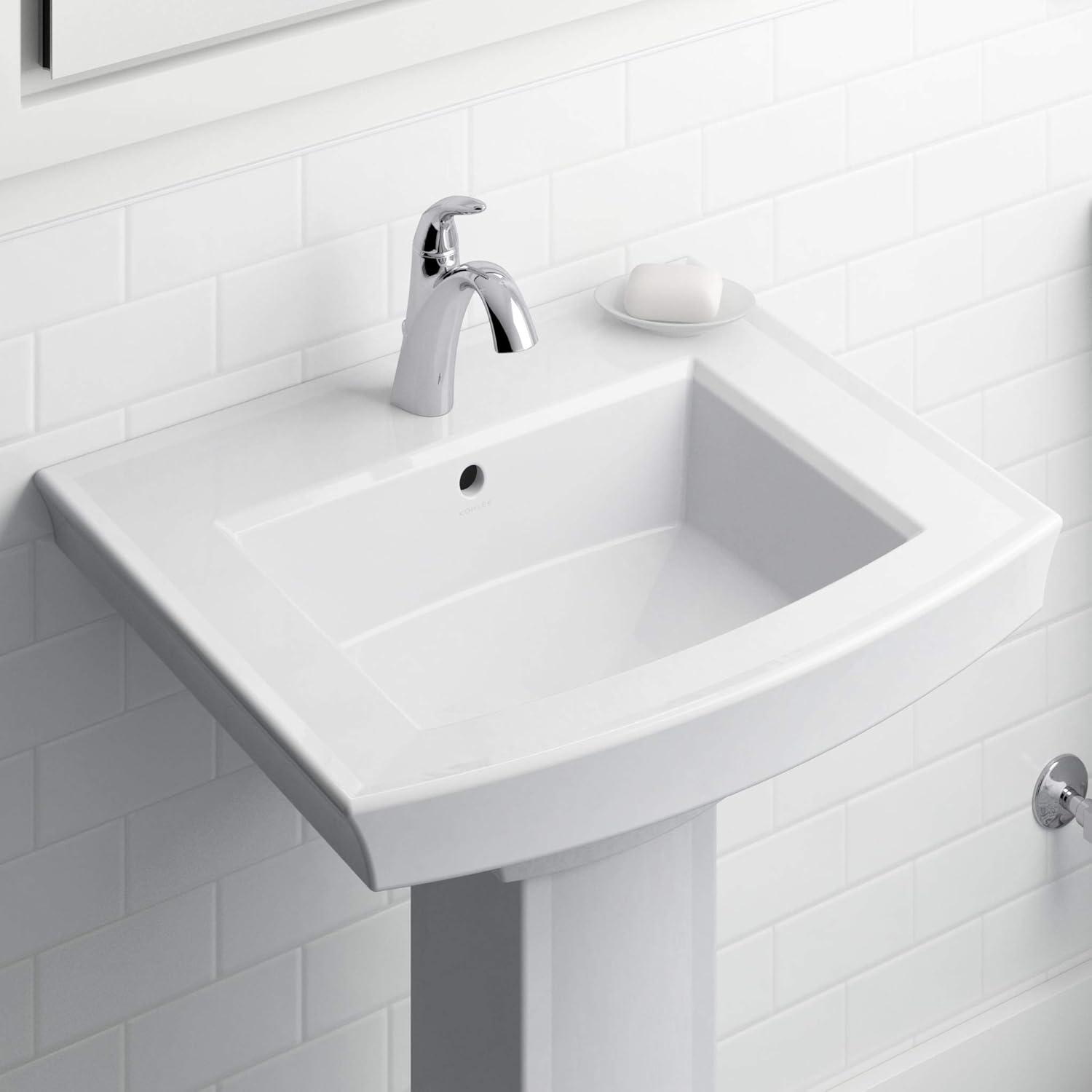 Alteo Single Hole Bathroom Faucet with Drain Assembly
