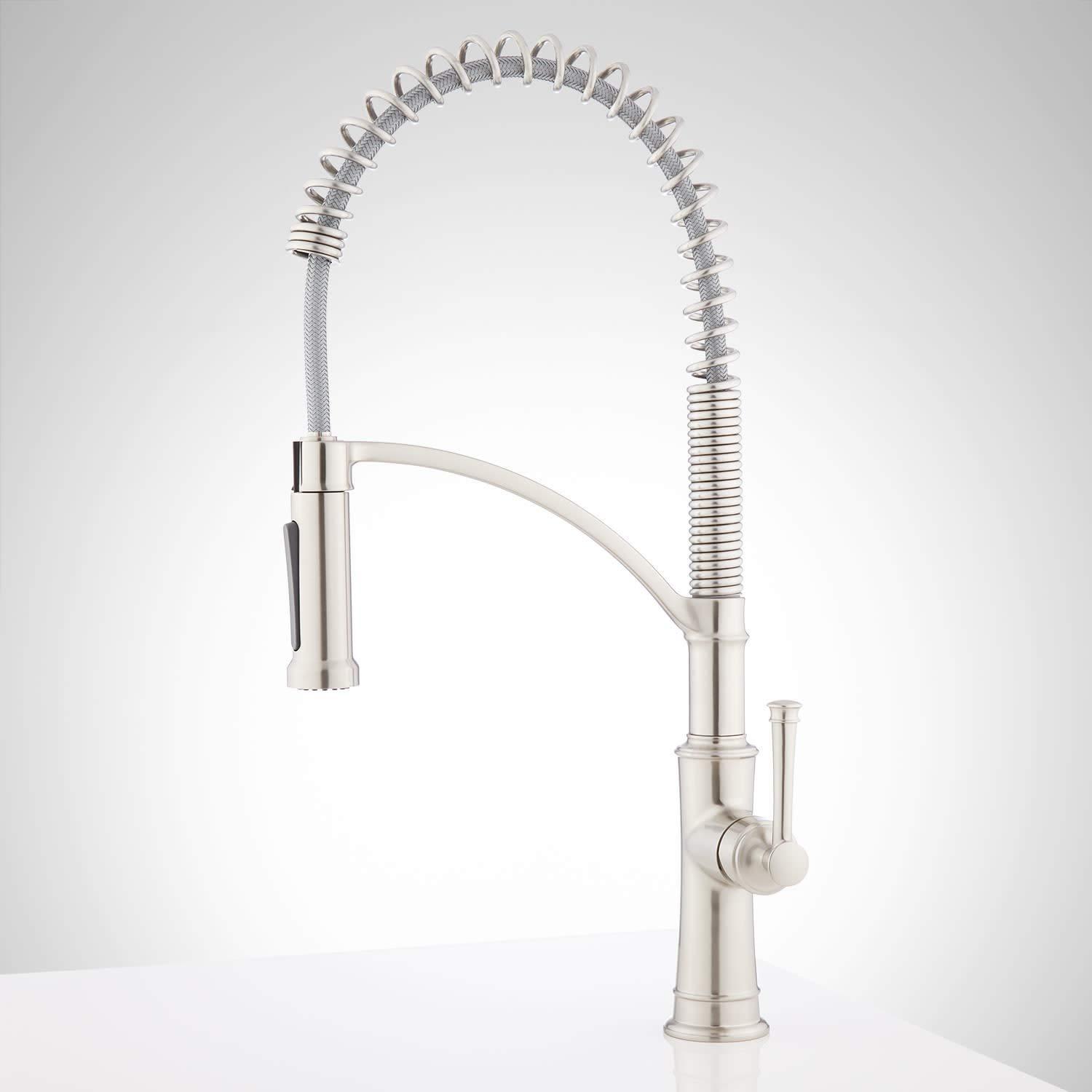 Stainless Steel Single Handle Pull Down Kitchen Faucet with Dual Function Sprayer