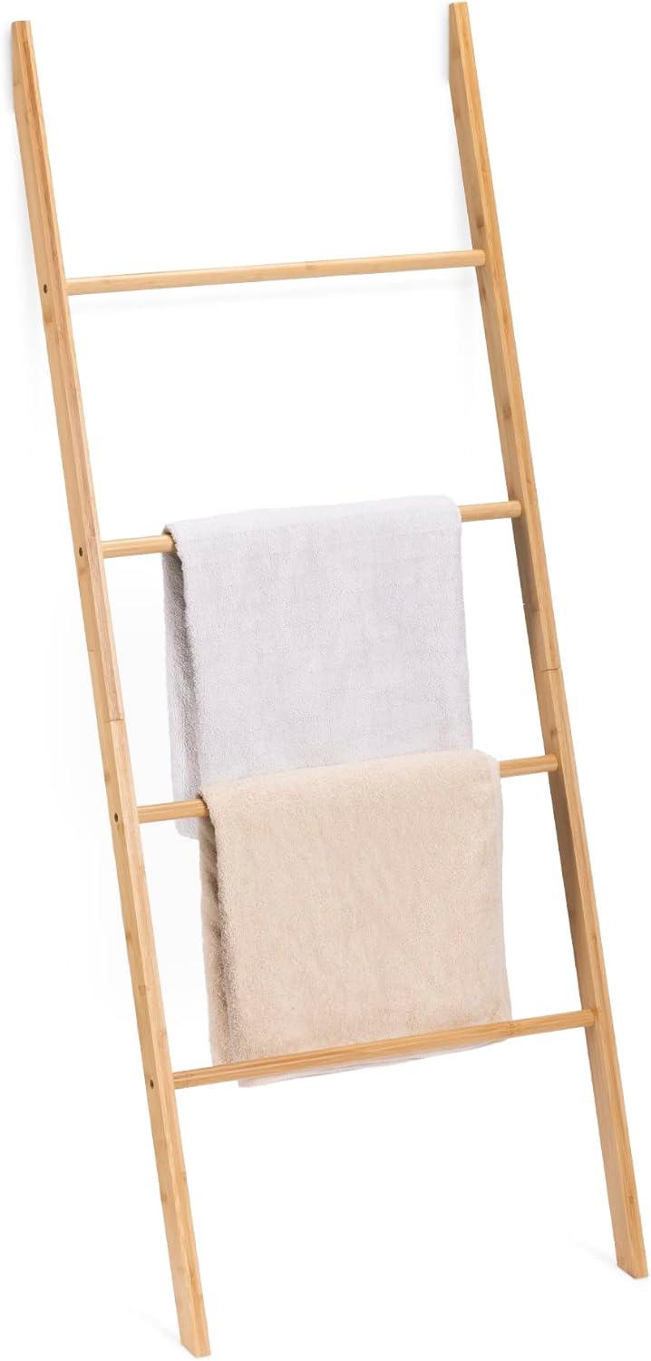 Navaris Bamboo Towel Ladder - Wood Rack for Towels, Clothes, Blankets - Wall Leaning Wooden Rack for Bathroom, Bedroom - 4-Tier Towel Holder Stand