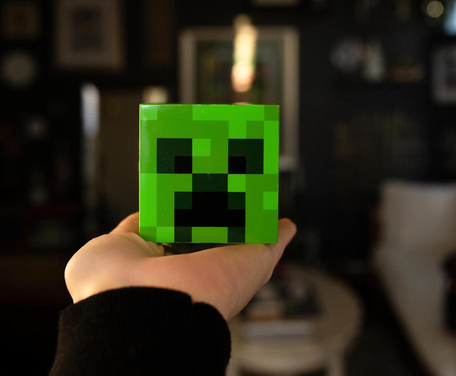 Ukonic Minecraft Green Creeper Plug-In Nightlight with Auto Dusk to Dawn Sensor