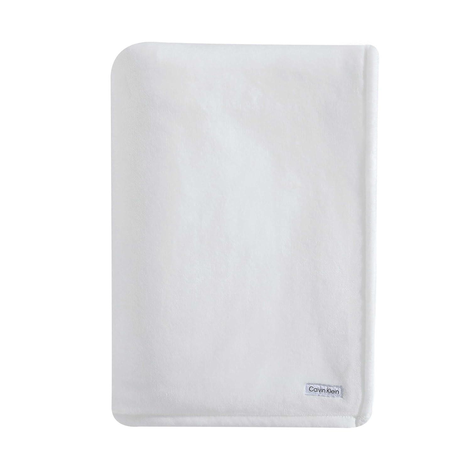 Calvin Klein Calvin Klein Core Plush Solid Reversible Blanket
