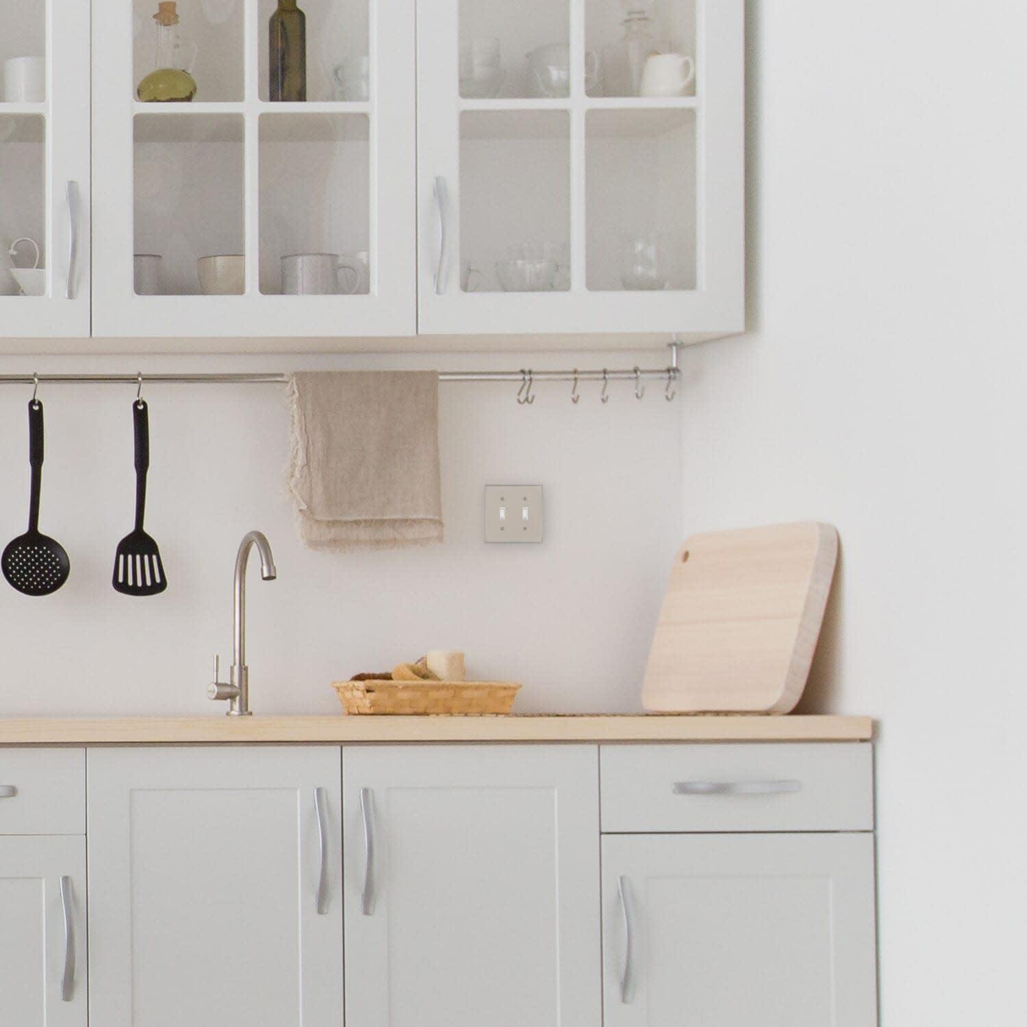 New York 2-Gang Toggle Light Switch Wall Plate