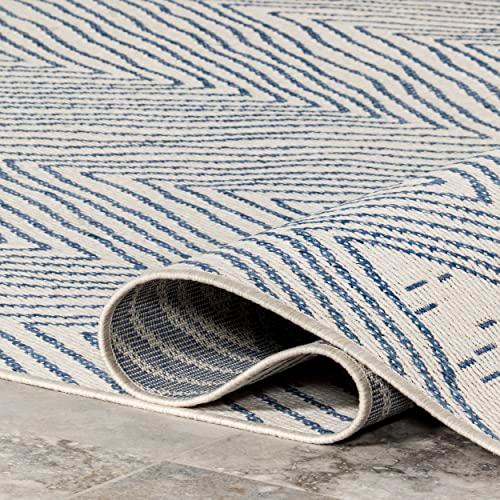 Chevron Waves Blue Synthetic Indoor/Outdoor Rug, 5'3" x 7'6"