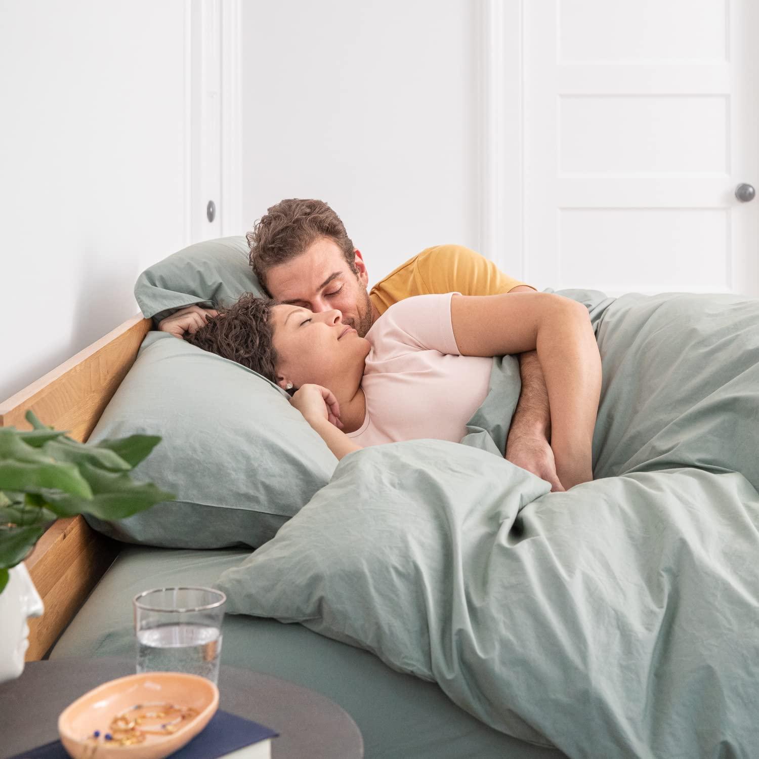 Luxurious Queen Hybrid Pillowtop Mattress with Gel Memory Foam